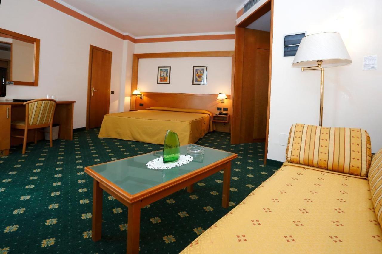Hotel Estense Modena Dış mekan fotoğraf