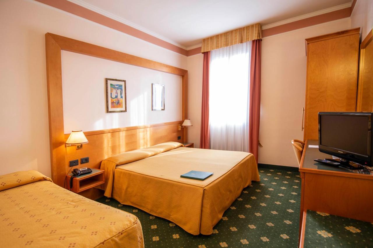 Hotel Estense Modena Dış mekan fotoğraf